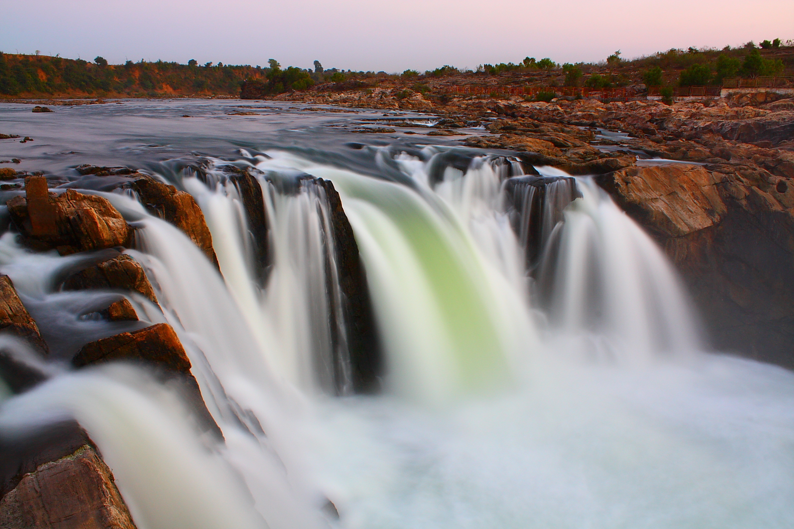 Dhuandhaar_Waterfall.jpg